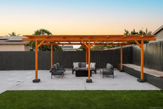10211 Saluda Ave, San Diego, CA 92126