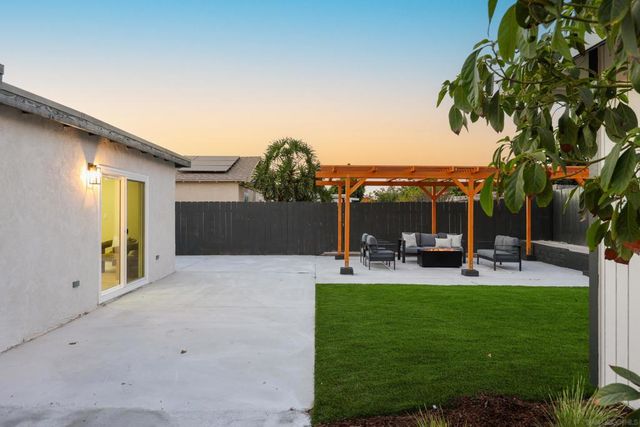 10211 Saluda Ave, San Diego, CA 92126