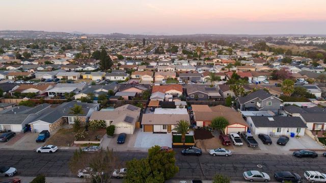 10211 Saluda Ave, San Diego, CA 92126