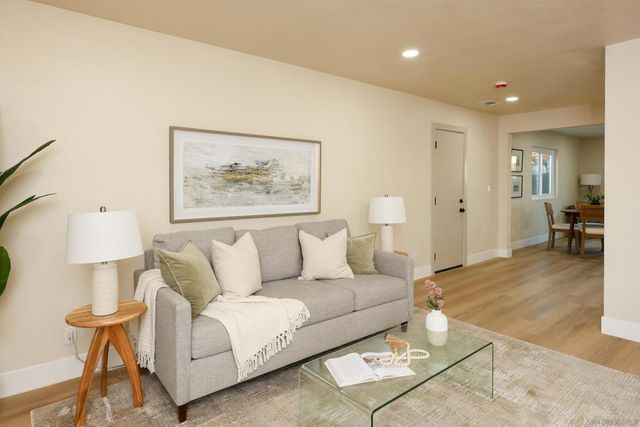 10211 Saluda Ave, San Diego, CA 92126