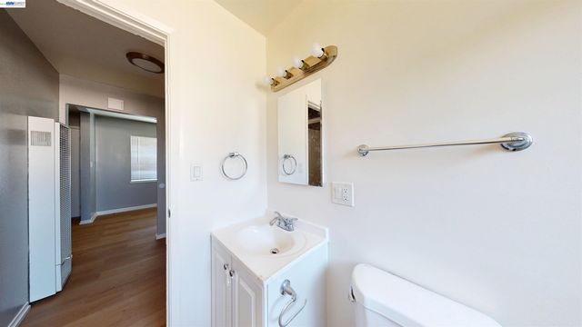 2858 Brookdale Ave, Oakland, CA 94602