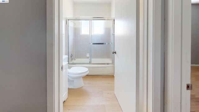 2858 Brookdale Ave, Oakland, CA 94602