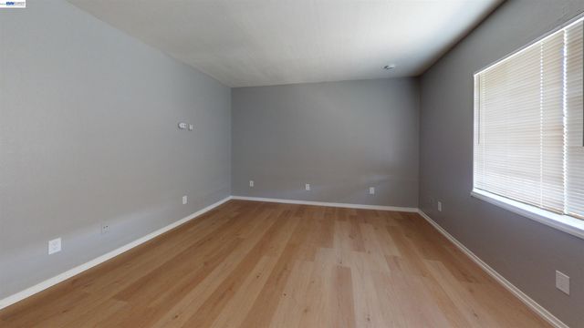 2858 Brookdale Ave, Oakland, CA 94602