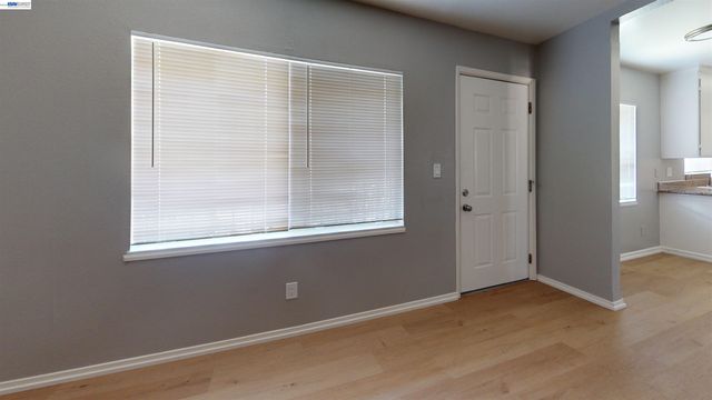 2858 Brookdale Ave, Oakland, CA 94602