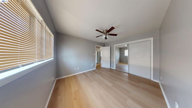 2858 Brookdale Ave, Oakland, CA 94602