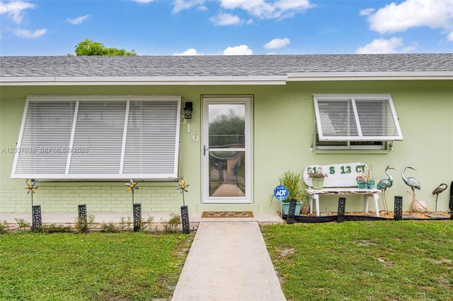 516 S 13th Ct, Lantana, FL 33462