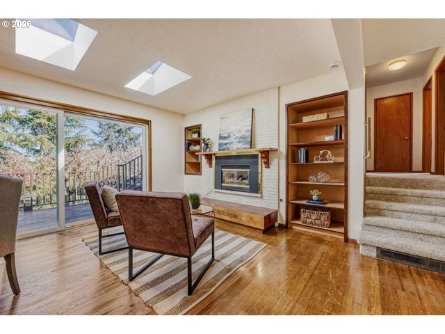 5767 TERRACE Dr, West Linn, OR 97068