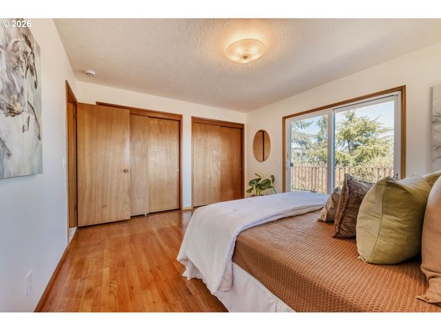 5767 TERRACE Dr, West Linn, OR 97068