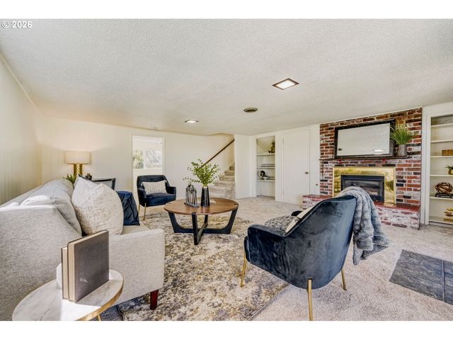 5767 TERRACE Dr, West Linn, OR 97068