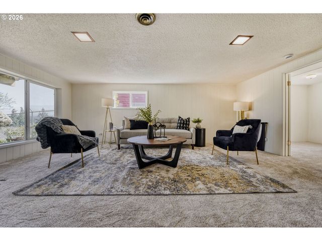 5767 TERRACE Dr, West Linn, OR 97068