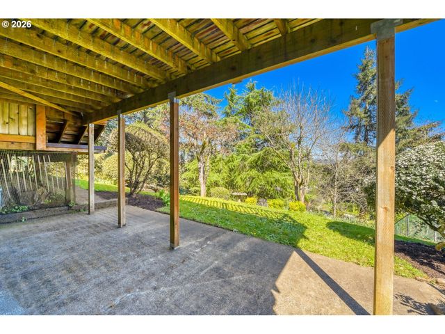 5767 TERRACE Dr, West Linn, OR 97068