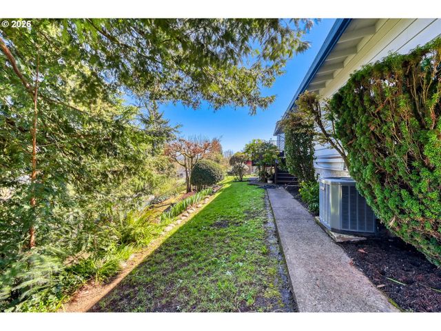 5767 TERRACE Dr, West Linn, OR 97068