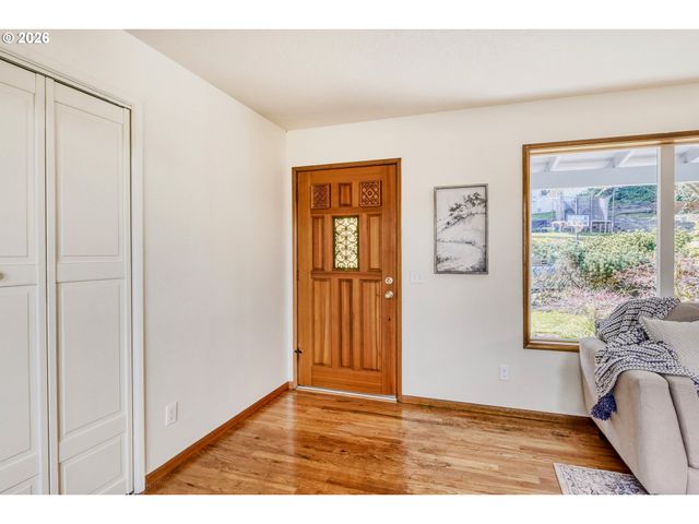 5767 TERRACE Dr, West Linn, OR 97068