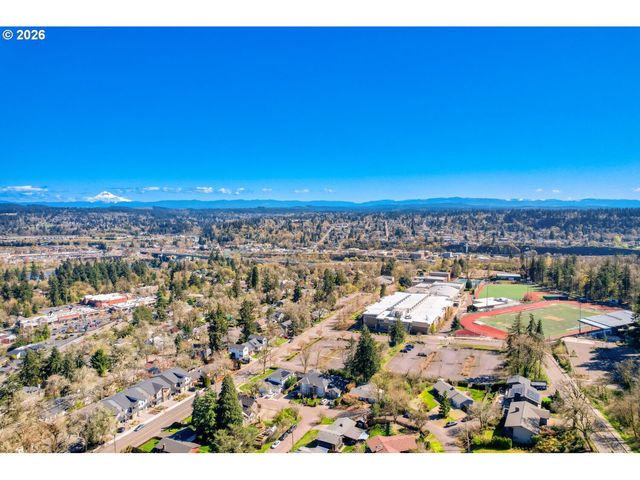 5767 TERRACE Dr, West Linn, OR 97068