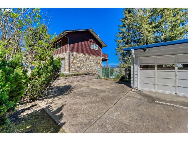 5767 TERRACE Dr, West Linn, OR 97068