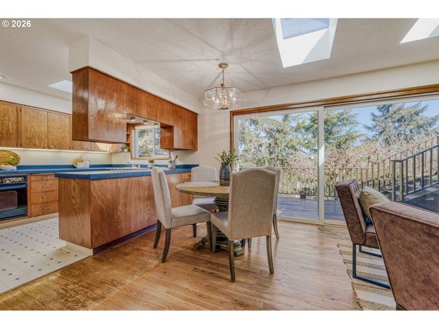 5767 TERRACE Dr, West Linn, OR 97068