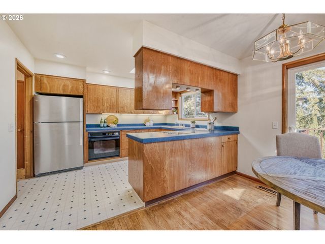 5767 TERRACE Dr, West Linn, OR 97068