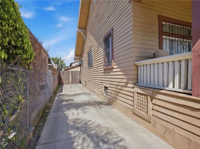 123 E 65th Street, Los Angeles, CA 90003