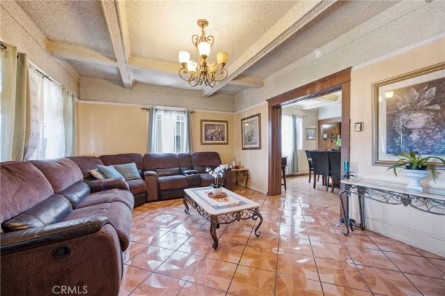123 E 65th Street, Los Angeles, CA 90003