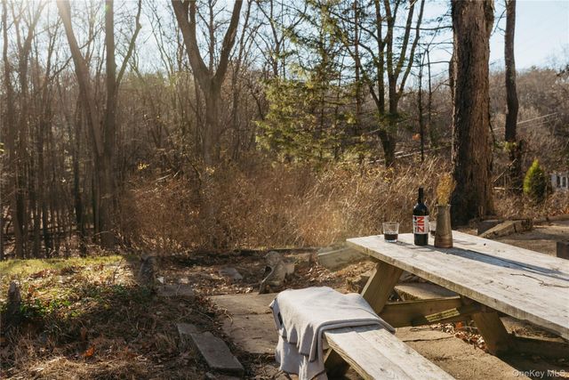 18 Mountainview Avenue, Rosendale, NY 12472