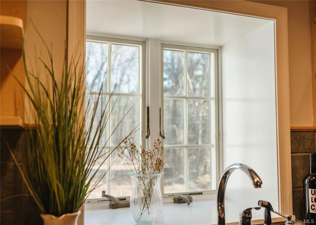 18 Mountainview Avenue, Rosendale, NY 12472