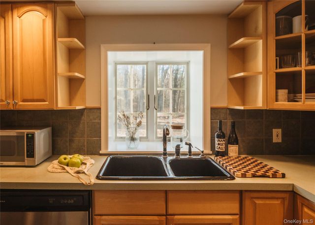 18 Mountainview Avenue, Rosendale, NY 12472