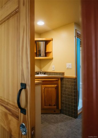 18 Mountainview Avenue, Rosendale, NY 12472