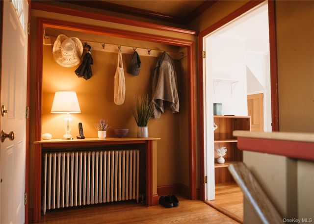 18 Mountainview Avenue, Rosendale, NY 12472