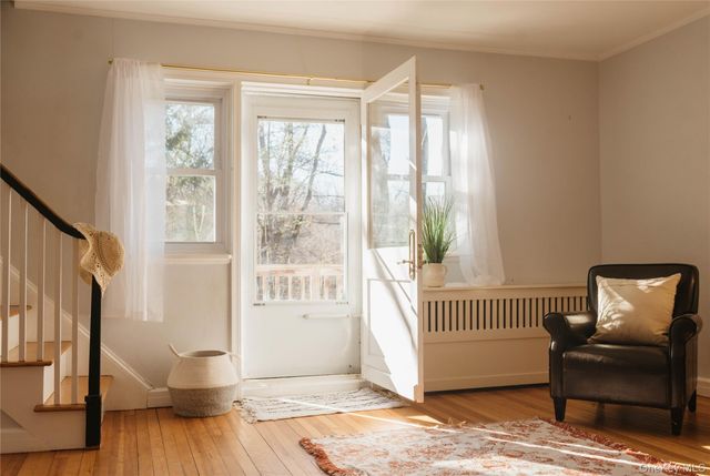 18 Mountainview Avenue, Rosendale, NY 12472