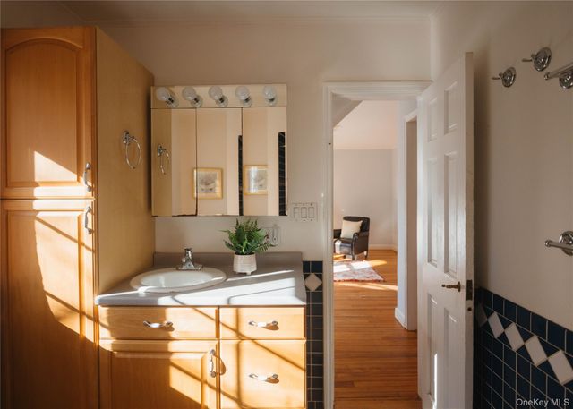 18 Mountainview Avenue, Rosendale, NY 12472