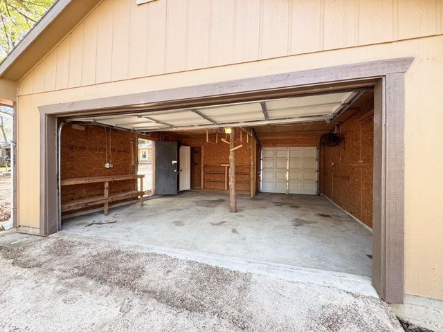 129 Dailey Road, Crockett, TX 75835