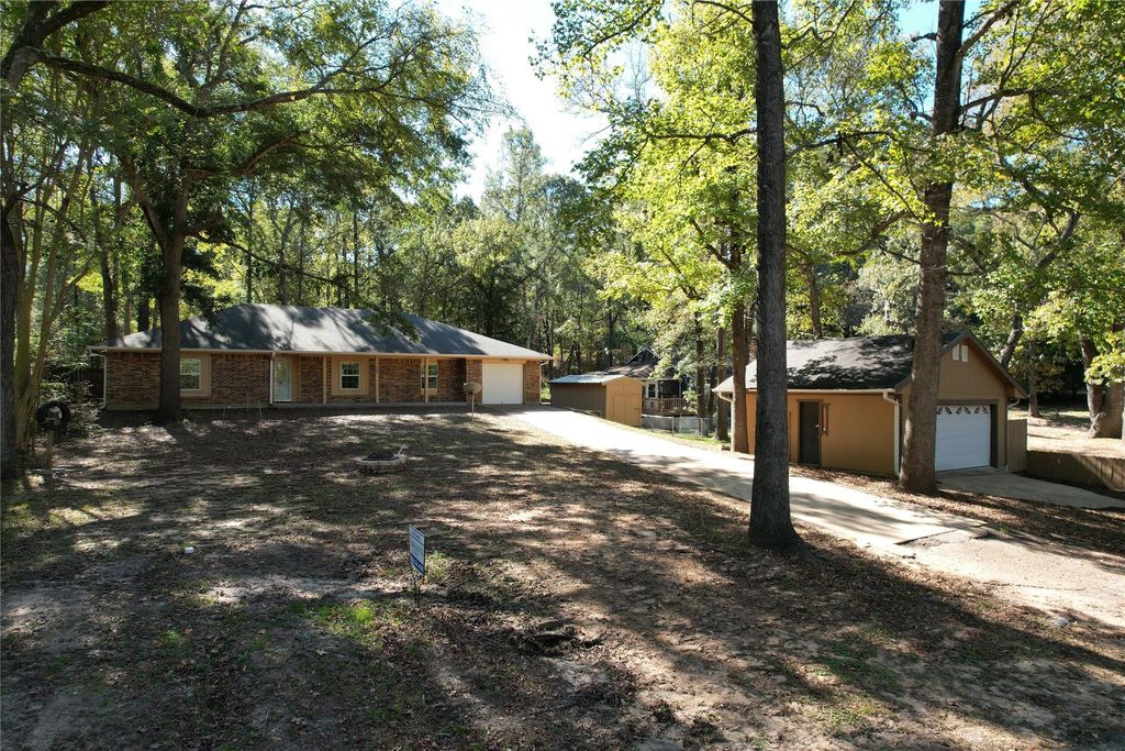 129 Dailey Road, Crockett, TX 75835