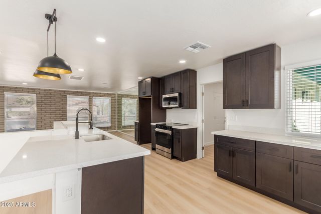 959 E FAIRFIELD Street, Mesa, AZ 85203