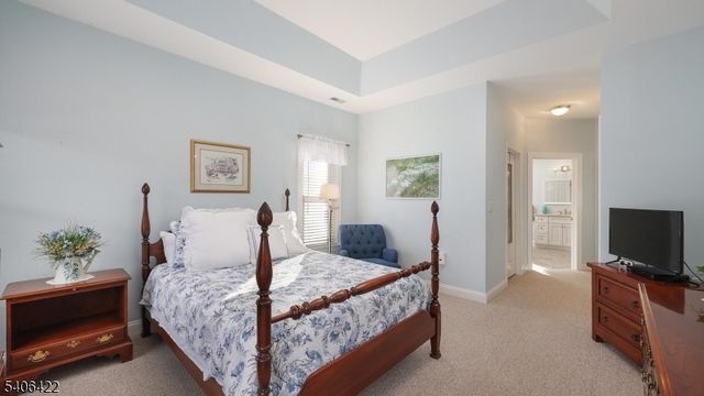 3 Vinson Dr, Raritan Twp., NJ 08822