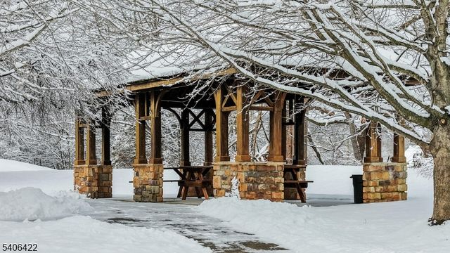 3 Vinson Dr, Raritan Twp., NJ 08822