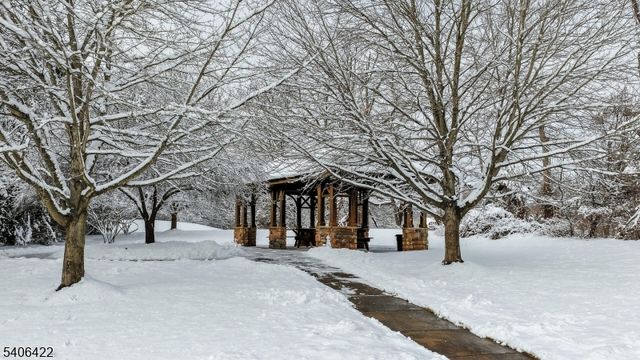 3 Vinson Dr, Raritan Twp., NJ 08822