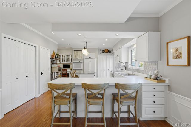 46790 W 11 Mile Road, Novi, MI 48374