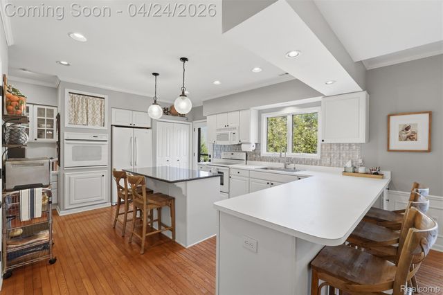 46790 W 11 Mile Road, Novi, MI 48374