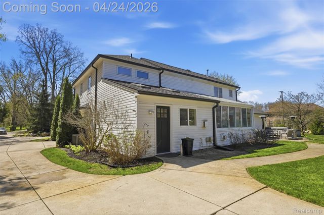 46790 W 11 Mile Road, Novi, MI 48374