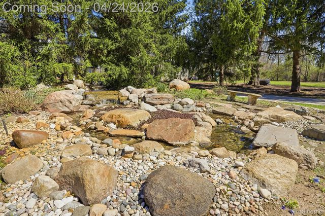46790 W 11 Mile Road, Novi, MI 48374