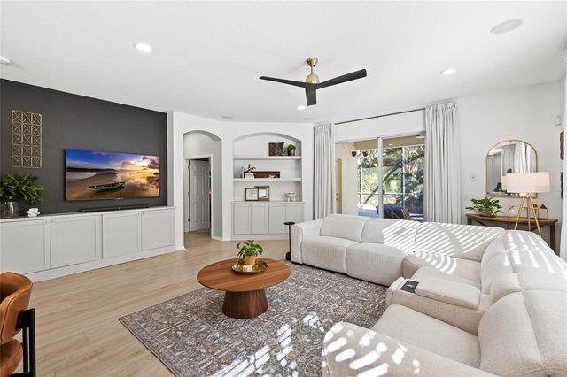 15501 MARTINMEADOW DRIVE, Lithia, FL 33547