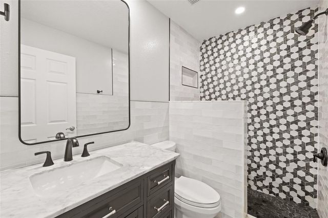 15501 MARTINMEADOW DRIVE, Lithia, FL 33547