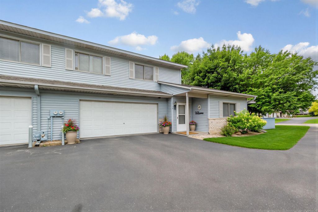 1154 Aston Circle, Burnsville, MN 55337 — photo 2