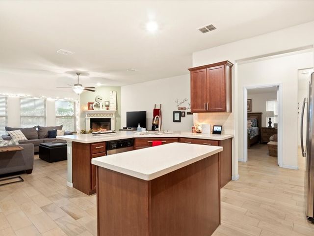 125 Lariat Trail, Waxahachie, TX 75165