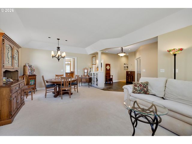 1969 Ne 20TH Ave, Canby, OR 97013