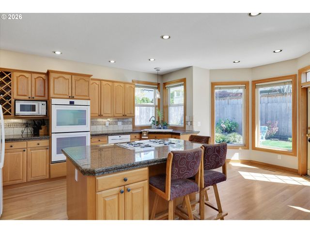 1969 Ne 20TH Ave, Canby, OR 97013