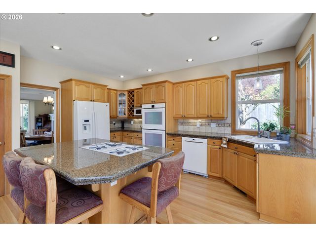 1969 Ne 20TH Ave, Canby, OR 97013