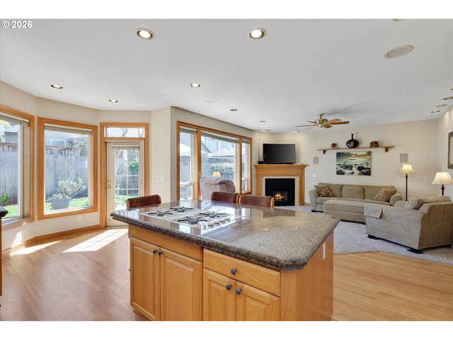 1969 Ne 20TH Ave, Canby, OR 97013