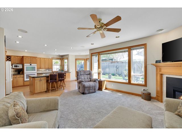 1969 Ne 20TH Ave, Canby, OR 97013