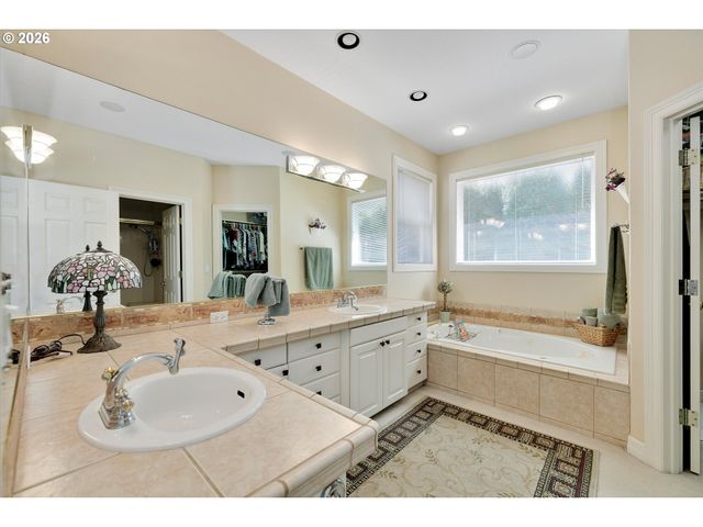 1969 Ne 20TH Ave, Canby, OR 97013